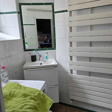 Spacious With 4 Bedrooms In Appartement *