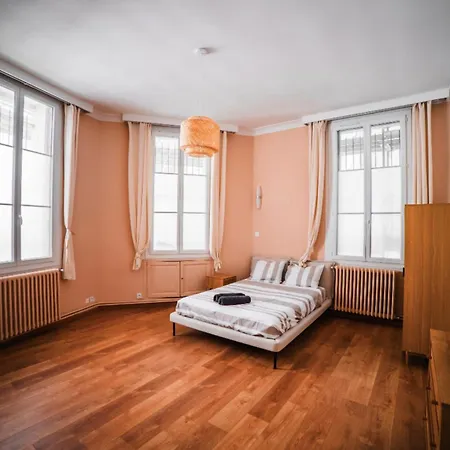 Appartement Spacious With 4 Bedrooms In