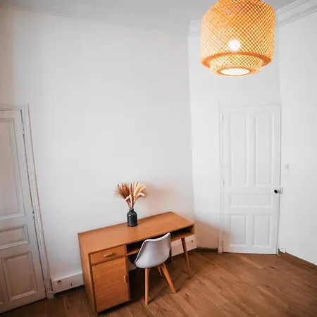Spacious With 4 Bedrooms In * Nîmes